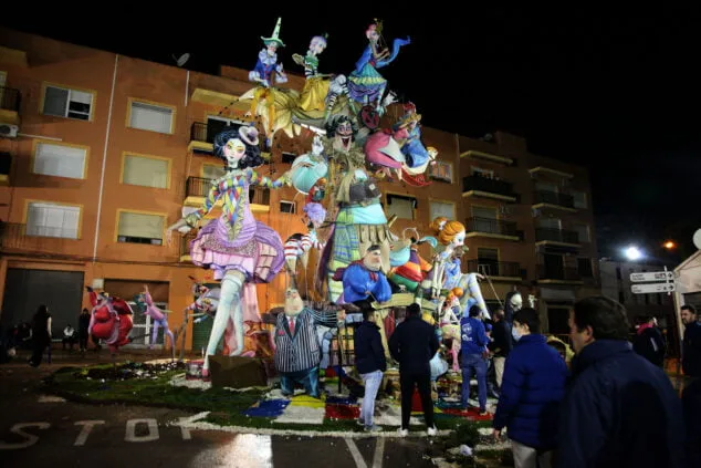 El fuego se impone a la lluvia: las Fallas de Dénia despiden el ejercicio más largo de la historia 164 crema de las fallas ganadoras de denia 2022 20