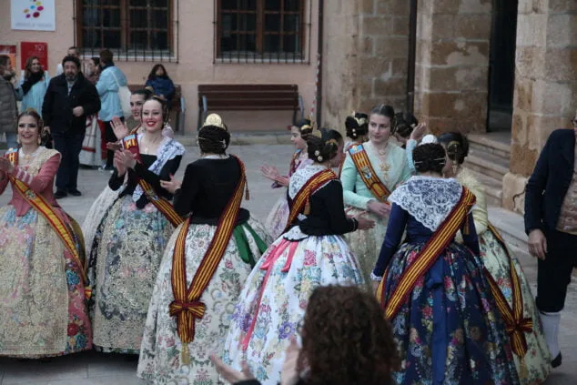 El fuego se impone a la lluvia: las Fallas de Dénia despiden el ejercicio más largo de la historia 247 crema infantiles de denia y nuevos cargos 12