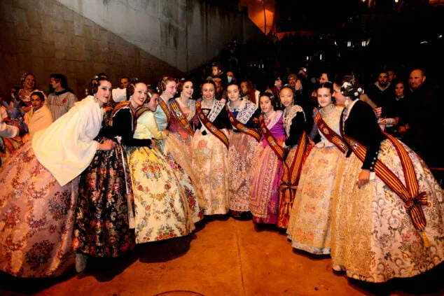 El fuego se impone a la lluvia: las Fallas de Dénia despiden el ejercicio más largo de la historia 227 crema infantiles de denia y nuevos cargos 32