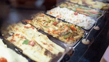 Deliciosas raciones de comida casera en Portal de la Marina
