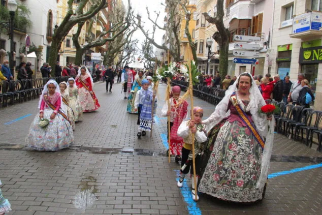 El fuego se impone a la lluvia: las Fallas de Dénia despiden el ejercicio más largo de la historia 159 dia de la ofrenda de las fallas 2022 03