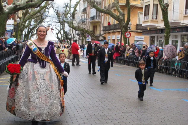 El fuego se impone a la lluvia: las Fallas de Dénia despiden el ejercicio más largo de la historia 118 dia de la ofrenda de las fallas 2022 14