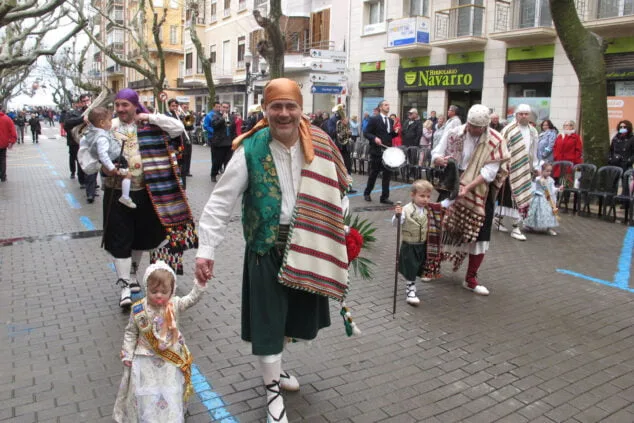 El fuego se impone a la lluvia: las Fallas de Dénia despiden el ejercicio más largo de la historia 108 dia de la ofrenda de las fallas 2022 24