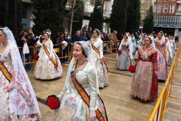El fuego se impone a la lluvia: las Fallas de Dénia despiden el ejercicio más largo de la historia 85 dia de la ofrenda de las fallas 2022 48