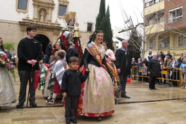 El fuego se impone a la lluvia: las Fallas de Dénia despiden el ejercicio más largo de la historia 82 dia de la ofrenda de las fallas 2022 51