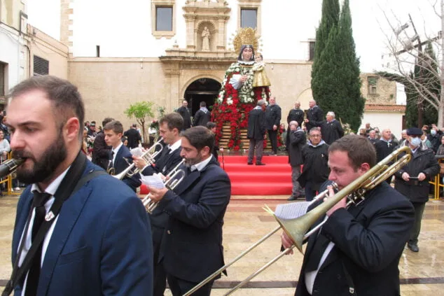 El fuego se impone a la lluvia: las Fallas de Dénia despiden el ejercicio más largo de la historia 73 dia de la ofrenda de las fallas 2022 60