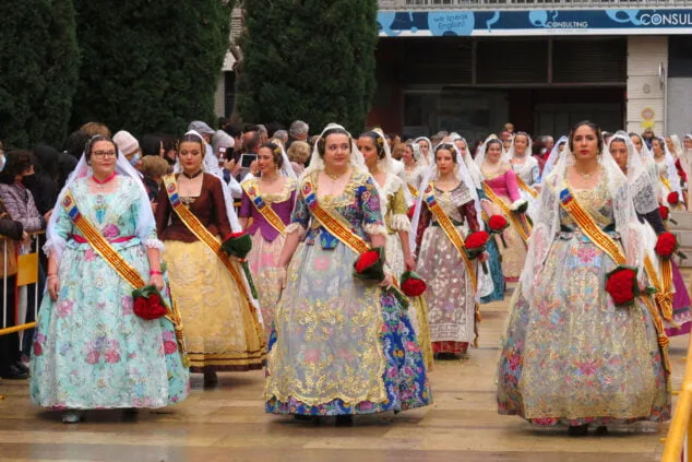 El fuego se impone a la lluvia: las Fallas de Dénia despiden el ejercicio más largo de la historia 70 dia de la ofrenda de las fallas 2022 63