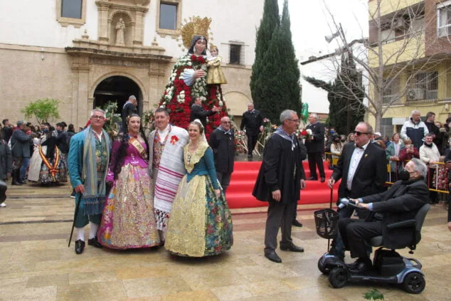 El fuego se impone a la lluvia: las Fallas de Dénia despiden el ejercicio más largo de la historia 36 dia de la ofrenda de las fallas 2022 97
