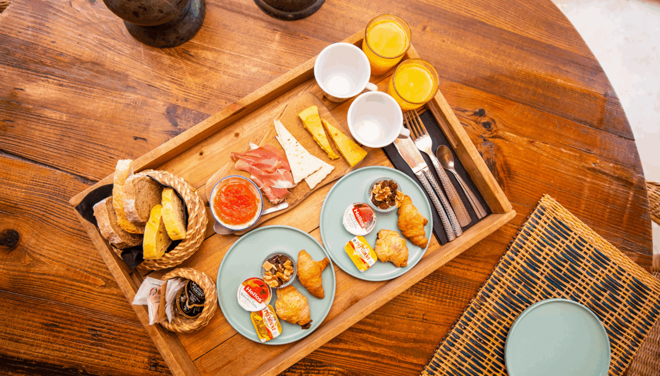 Disfruta de un delicioso desayuno en el hotel