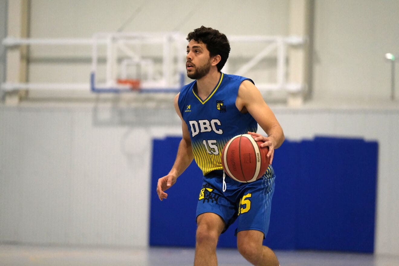 El Dénia Básquet vence al ADESAVI en el pabellón Joan Fuster