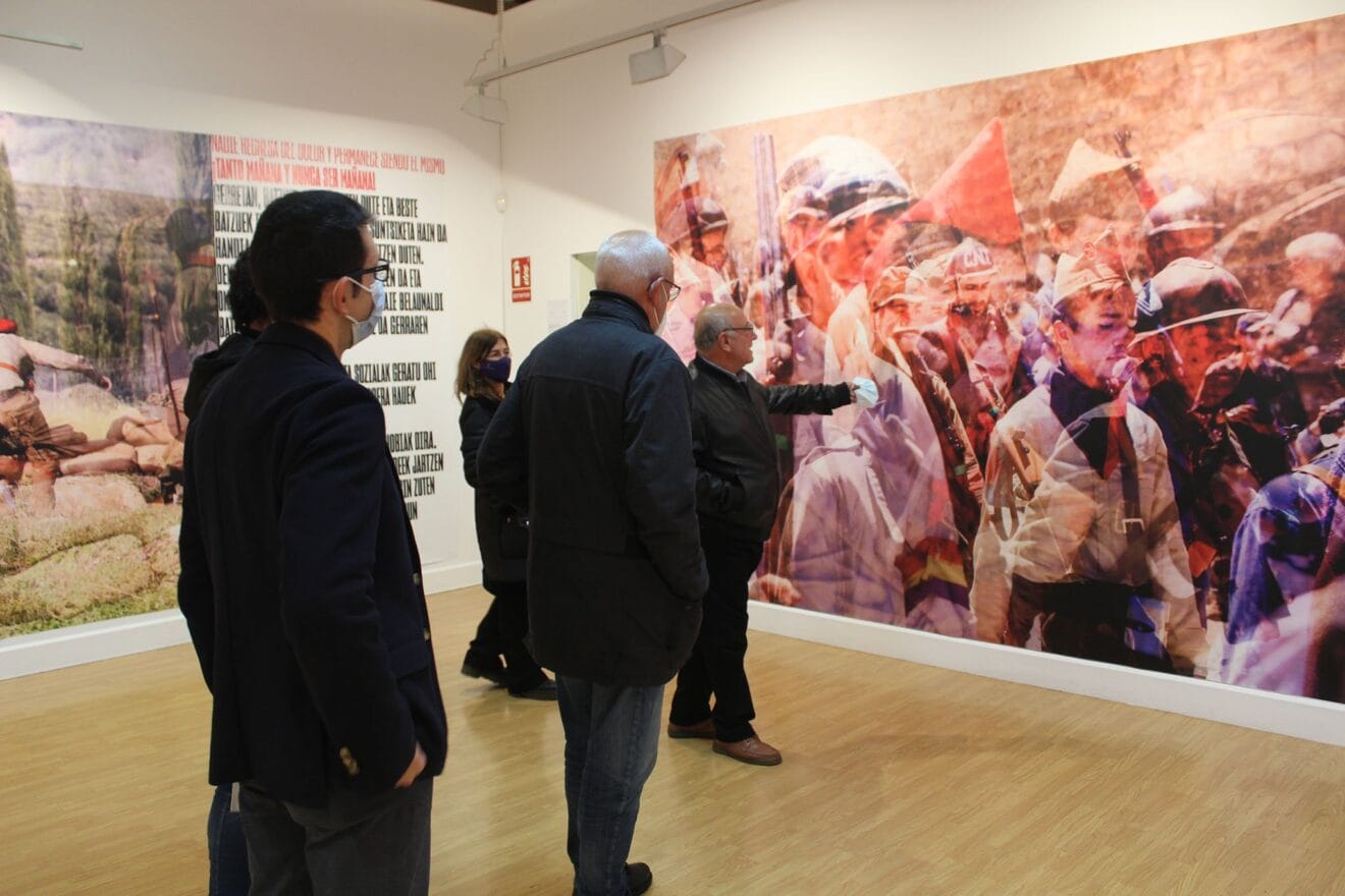 Exposición durante el Festival Ojos Rojos