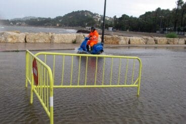 Foto archivo: carretera inundada en Dénia
