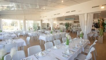 Gran salón para celebrar tus eventos en este restaurante de Dénia