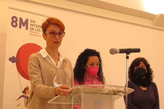 lectura del manifiesto del dia de la mujer en denia 05