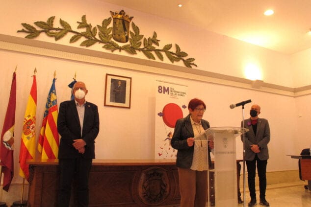 lectura del manifiesto del dia de la mujer en denia 07