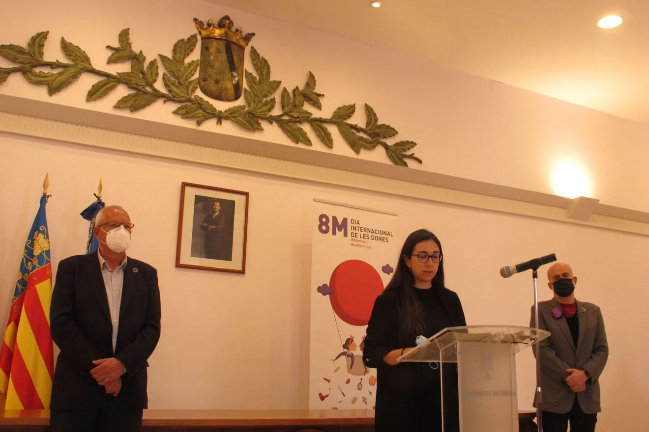 Lectura del manifiesto del Día de la Mujer en Dénia 08