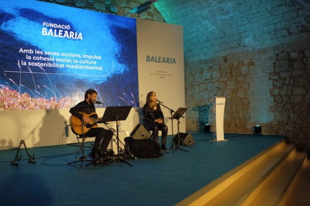 Baleària reafirma su liderazgo y su condición de empresa local como principal garantía de conectividad marítima 4 Imagen: Maria del Mar Bonet y Borja Penalba