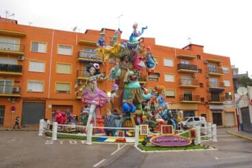 Monumento de la falla Baix la Mar