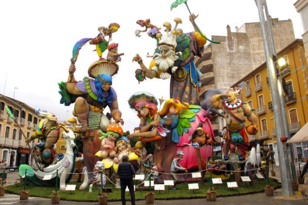 Recorrido por las Fallas de Dénia: así son los 11 monumentos grandes del 2022 16 Imagen: Monumento de la falla Centro