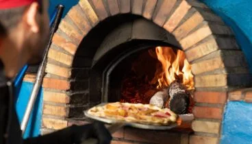 Pizzas al horno de leña en El Racó del Mar