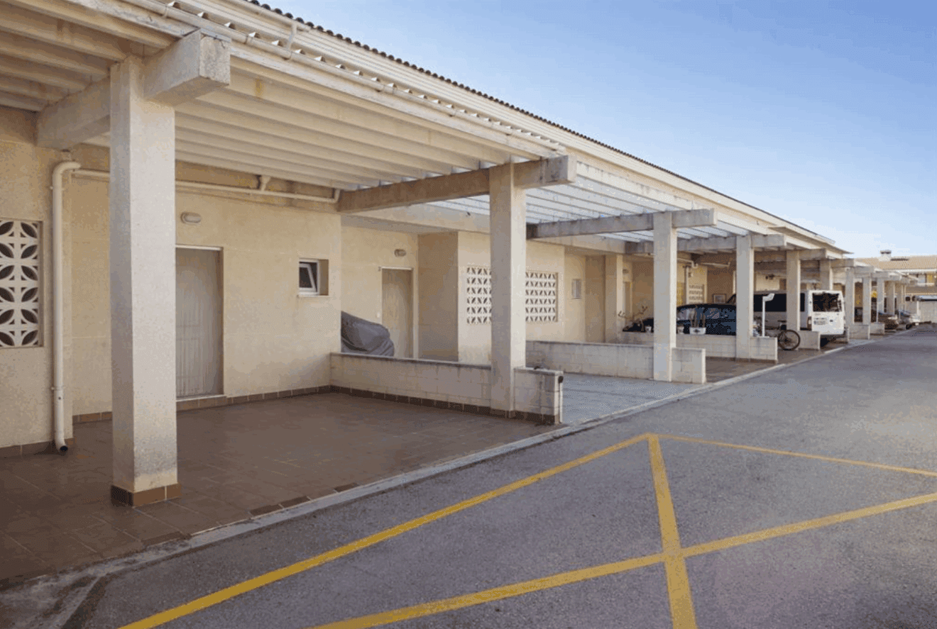 Plaza de parking del adosado en alquiler vacacional