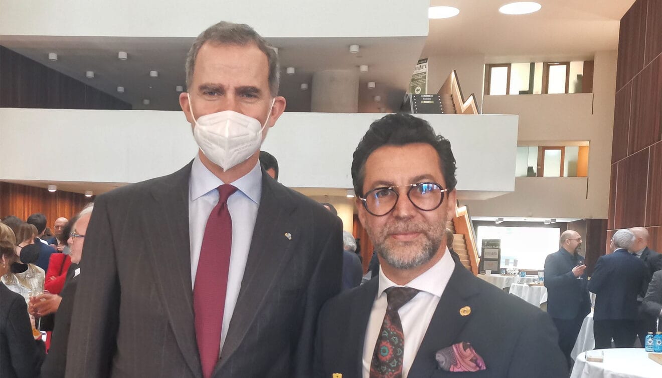 Quique Dacosta junto a Felipe VI durante la entrega