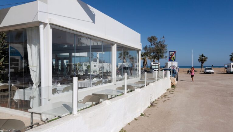 Restaurante Fernando en primera línea de playa