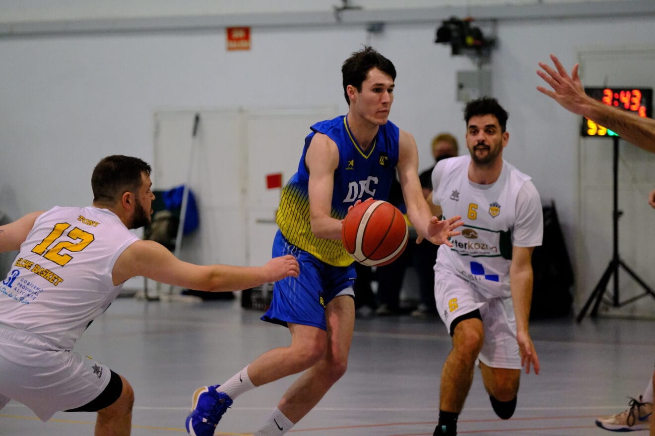El Senior masculino vence en Elche