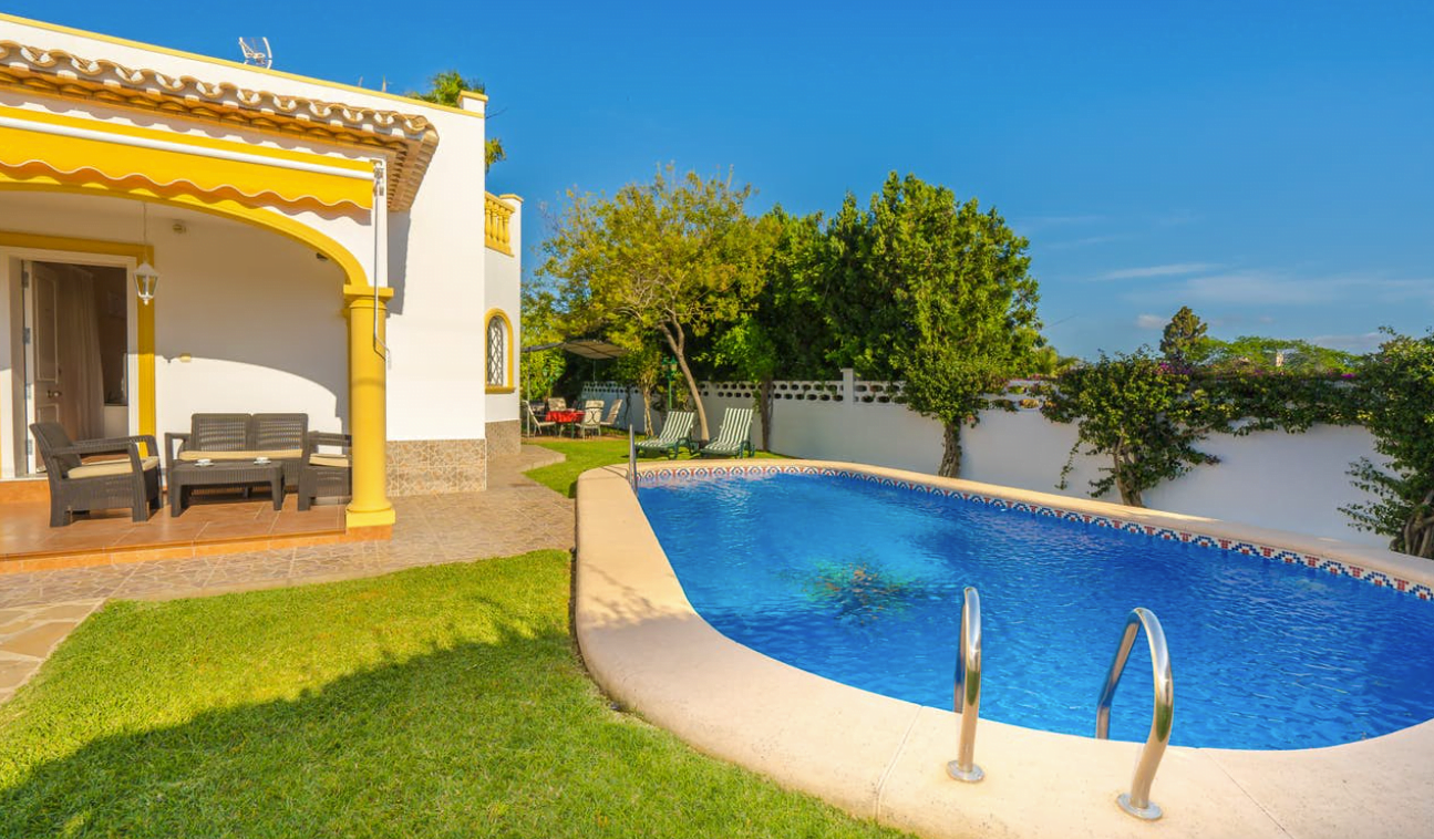 Villa en Dénia con piscina para alquiler vacacional