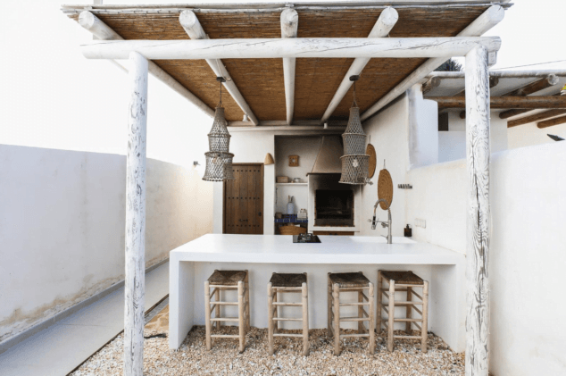 zona de cocina exterior con barbacoa