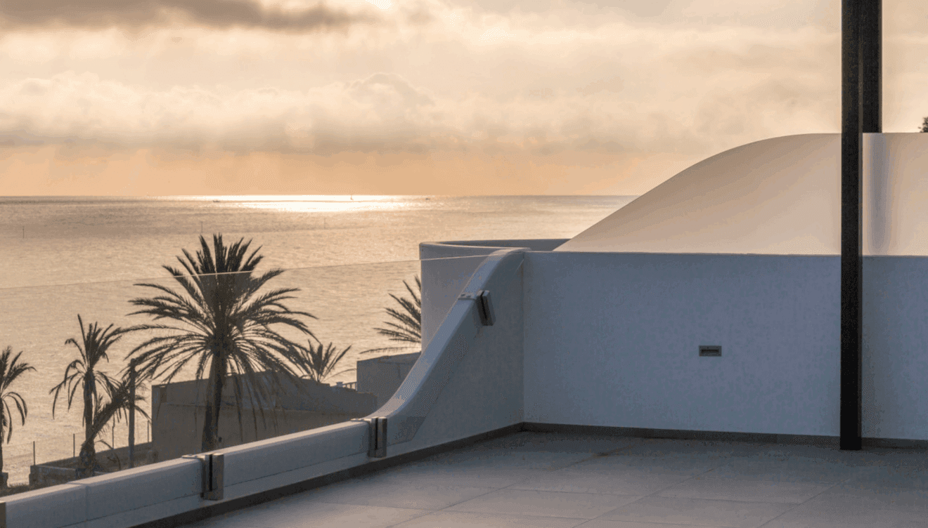 Atardecer frente al mar desde la terraza