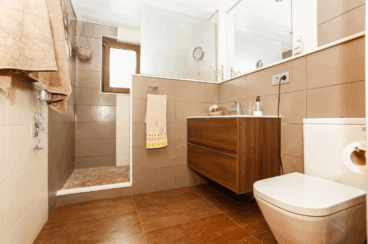 Baño de la villa con ducha