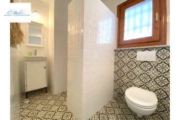 Baño decorado con mosaico