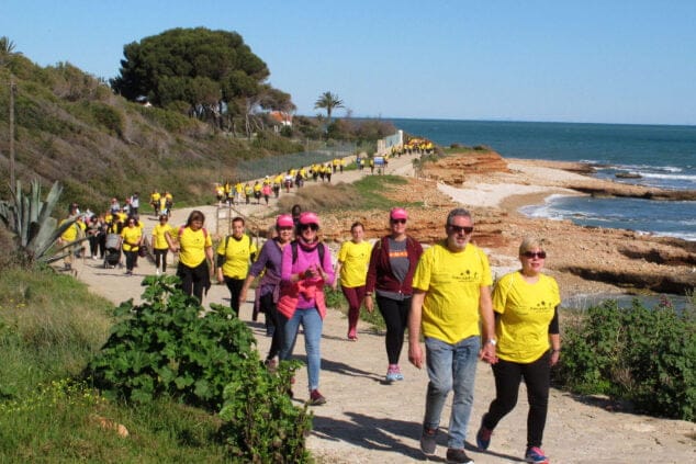 caminata solidaria de amunt contra el cancer en denia 02