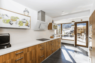 Cocina modular con salida a la piscina