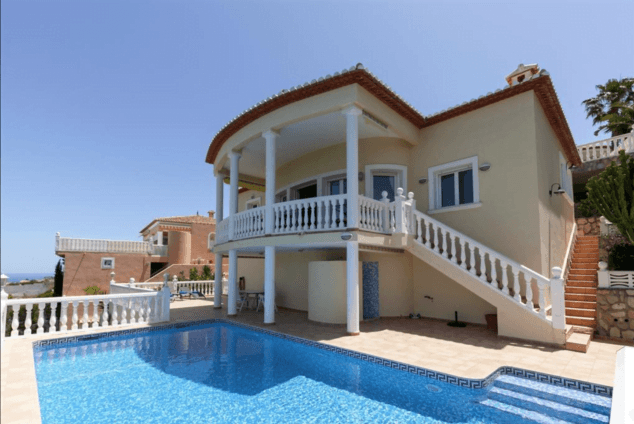 fachada de la casa disponible en denia