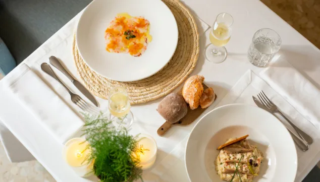 interior del restaurante hotel los angeles