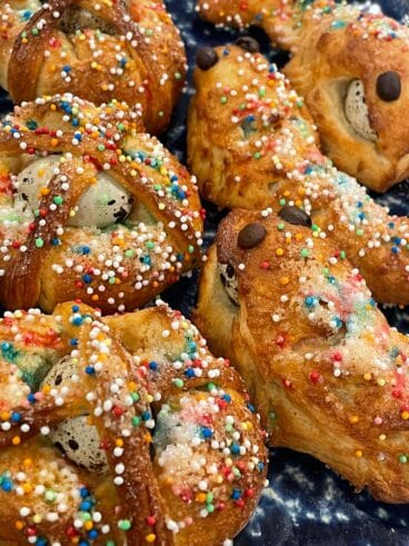 Mona de Pascua con huevo duro