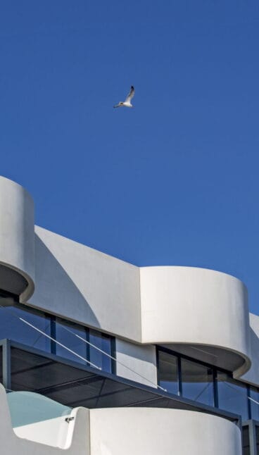 Ondas en la fachada de Las Olas