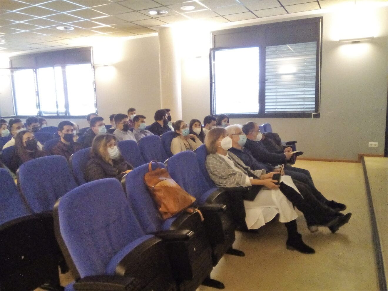 Público asistente a la Jornada de la UA