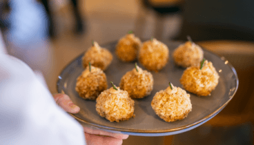 Selección de entradas y aperitivos para compartir en Escondida