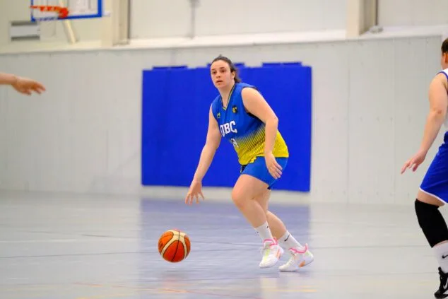 Imagen: El Senior femenino jugó en Ondara