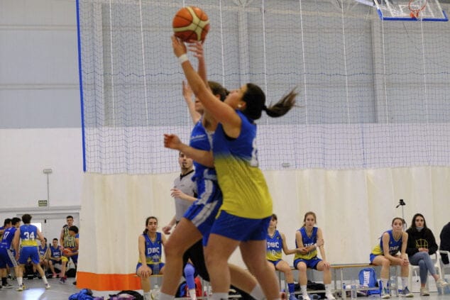 Imagen: Senior Femenino Preferente ante Oliva
