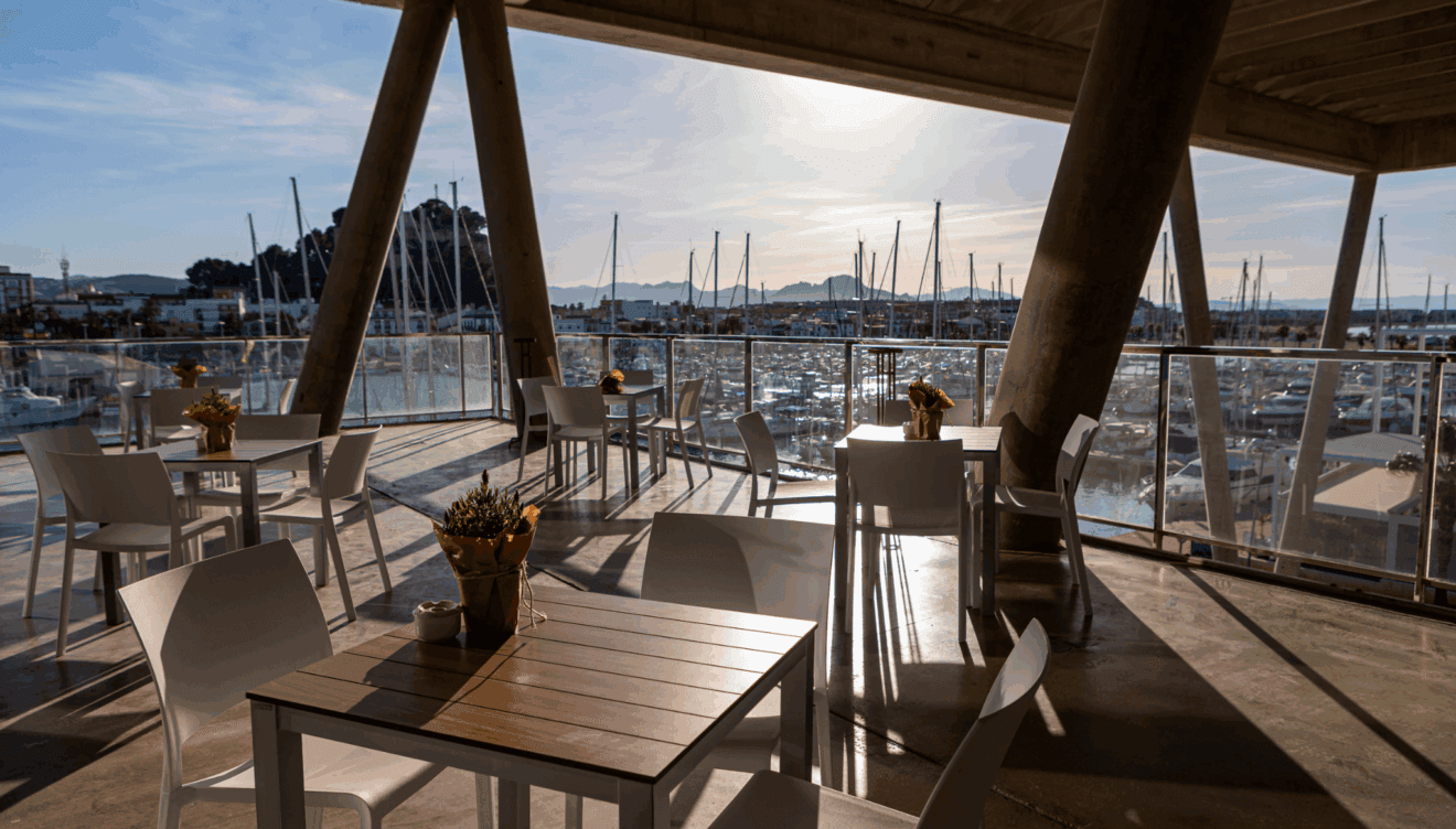 Terraza de Multiespai L'Androna