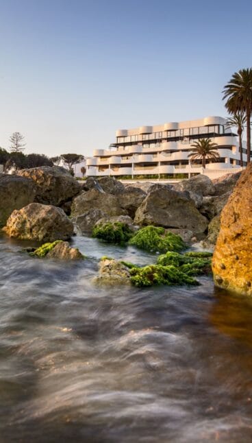 Urbanización Las Olas integrada en el paisaje