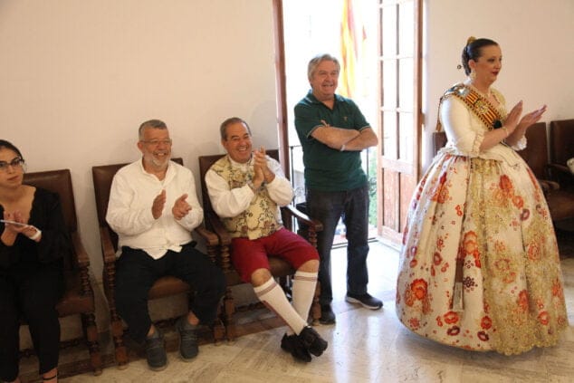 aida y noa son elegidas falleras mayores de denia 05