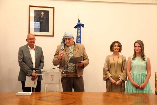 aida y noa son elegidas falleras mayores de denia 16