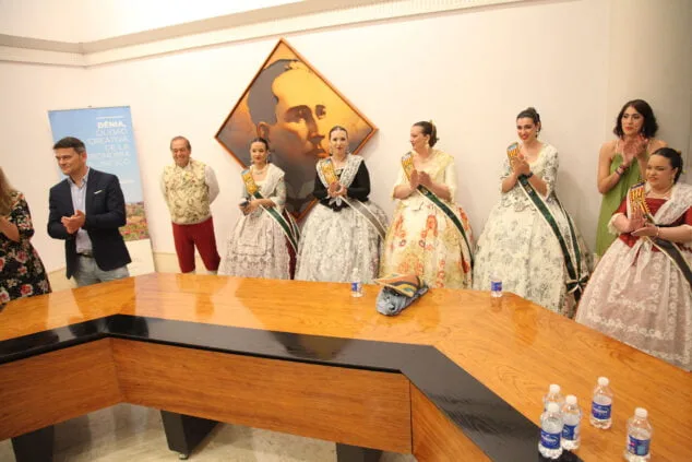 Así reaccionaron Noa y Aida al ser elegidas Falleras Mayores de Dénia 53 aida y noa son elegidas falleras mayores de denia 18