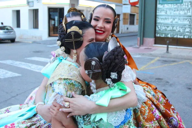 Así reaccionaron Noa y Aida al ser elegidas Falleras Mayores de Dénia 56 aida y noa son elegidas falleras mayores de denia 20