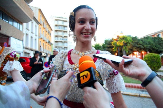 aida y noa son elegidas falleras mayores de denia 23